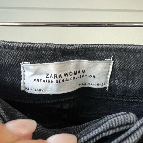 Like New ZARA Women’s Black High Rise Premium Skinny Denim, Size US 4 - Picture 3 of 4
